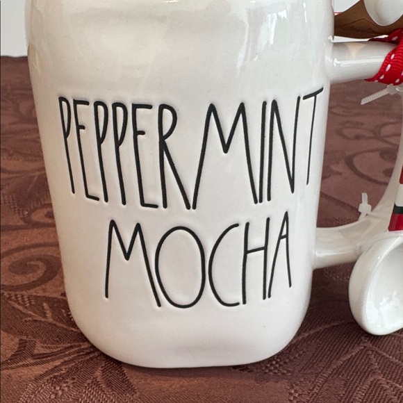🎄Rae Dunn Holiday Mug - Picture 2 of 10